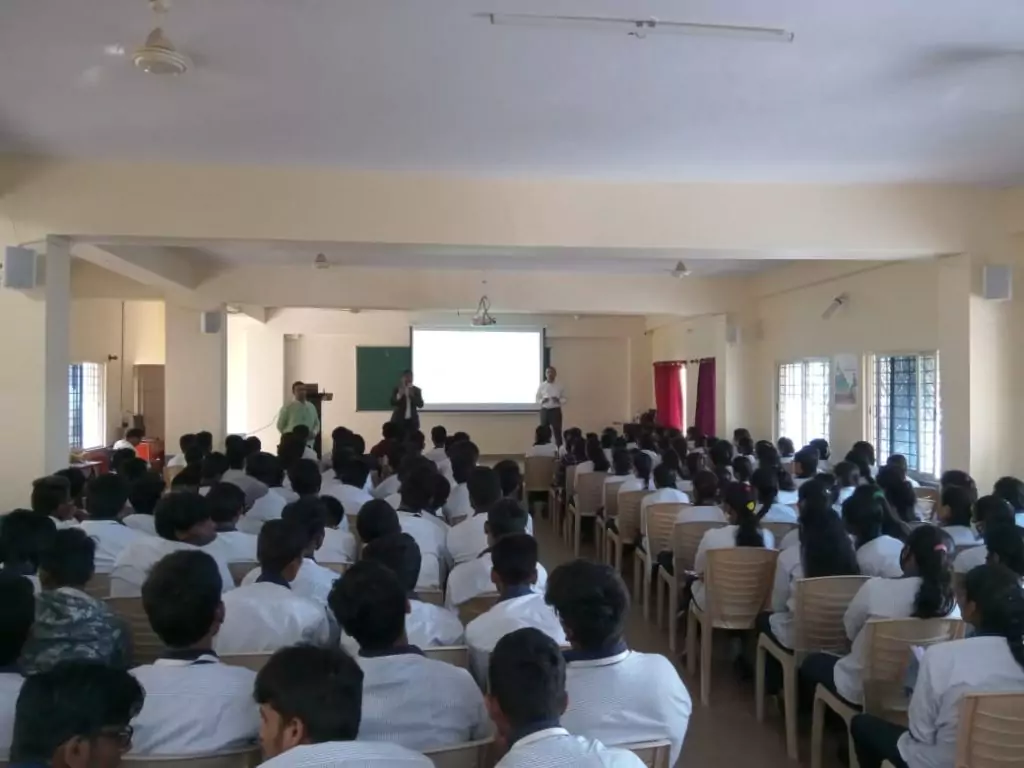 Image of students attending workshop at vidhyavahini PU college